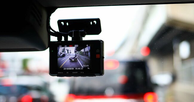 アイリスオーヤマの「危険運転」動画拡散に賛否、防犯カメラ社会の功罪とは