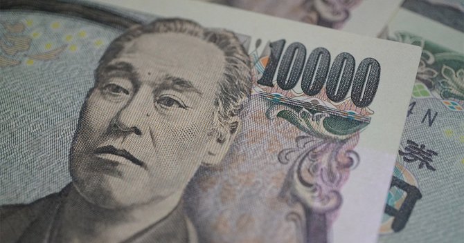 日本円
