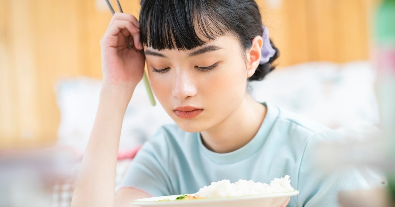 おかわり無料で残した彼女にモヤモヤ→何と言って注意するべき？