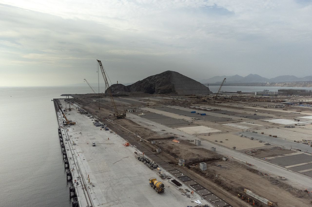 中国の巨大港、米国の「裏庭」で建設進む
