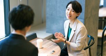 歌舞伎町のナンバーワンホストが女性の話を聞く前に見つめる「意外過ぎる」箇所は？【相手をトリコにする会話術】
