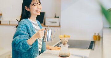 「コーヒーの99％は水」世界一のバリスタが勧めるミネラルウォーター「サントリー天然水」とあと1つは？