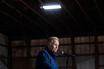 トランプ氏の対ロ接近、共和党候補を窮地に