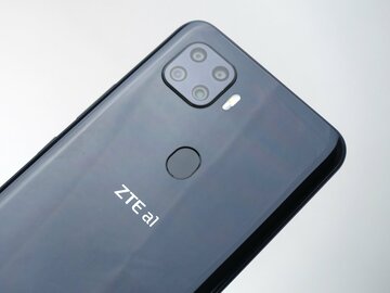 1Gbpsの高速通信に対応、ZTEの5Gスマホ「ZTE a1」で夜景を撮った