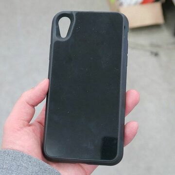 Qi対応のiPhoneケースはバッテリー一体型