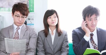 「お年寄りだろうが妊婦だろうが、席を譲るなんてありえない」電車で無理に座ろうとする後輩、どう注意する?