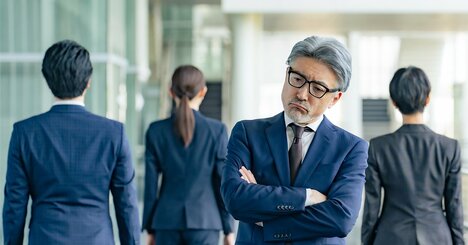 「そりゃ辞めたくもなるわ…」若手の8割が上司に、7割が同僚にも本音を言えない衝撃の実態