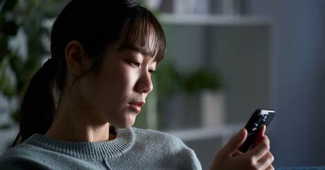 【精神科医が教える】夜、不安になりやすい人がやってはいけない「3つのNG習慣」