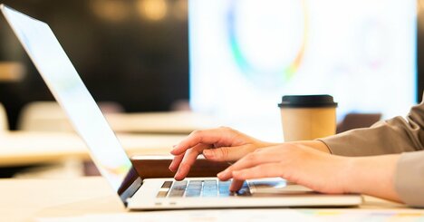 社内メールの宛名は「○○さん」と「○○様」どっちにすべき？→専門家の答えが納得だった！