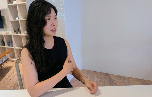マンダム広報のマンダム広報の根岸沙英さん　撮影＝ダイヤモンド・ライフ編集部