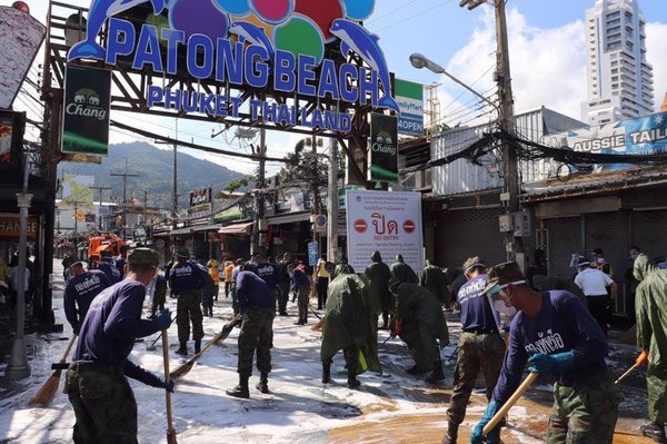 パトン地区のバングラ通り