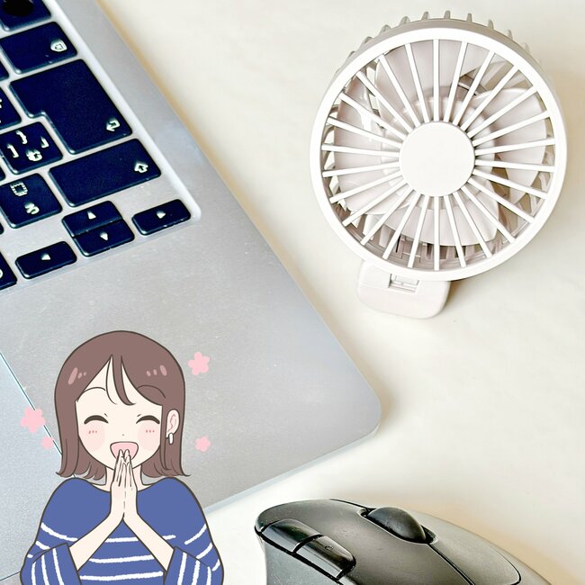 「通勤時には手放せません」「コンパクトなのに涼しい」無印良品の“暑さ対策グッズ”がスマホより軽くて楽ちん！「カバンに入れても邪魔にならない」