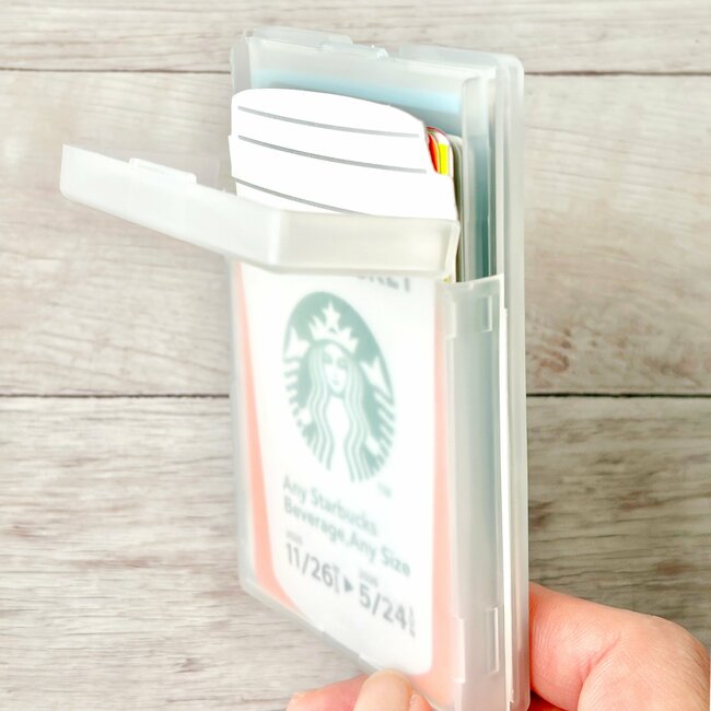 カードや診察券が30枚入った！無印良品の“天才ケース”優秀すぎて買い足したい！「重いお財布から解放されました」「コンパクトで便利！」