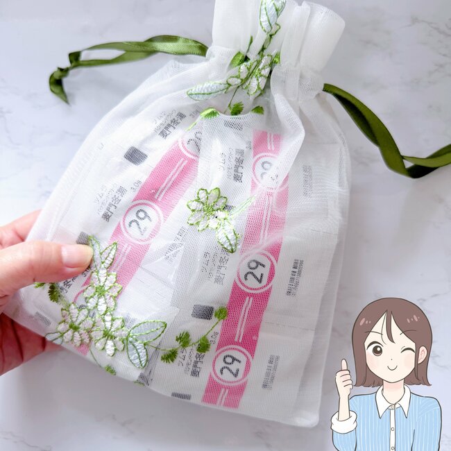 思わず全種類まとめ買いしちゃった！セリアの「華やかポーチ」がロマンチックすぎるんだけど…！《購入レビュー》