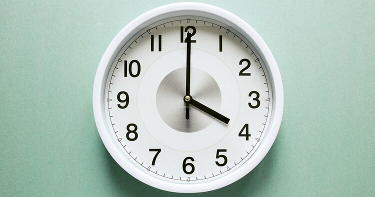 【時計の問題】4時から5時までの間で、長針と短針が「ぴったり重なる」のは4時何分か計算できる？