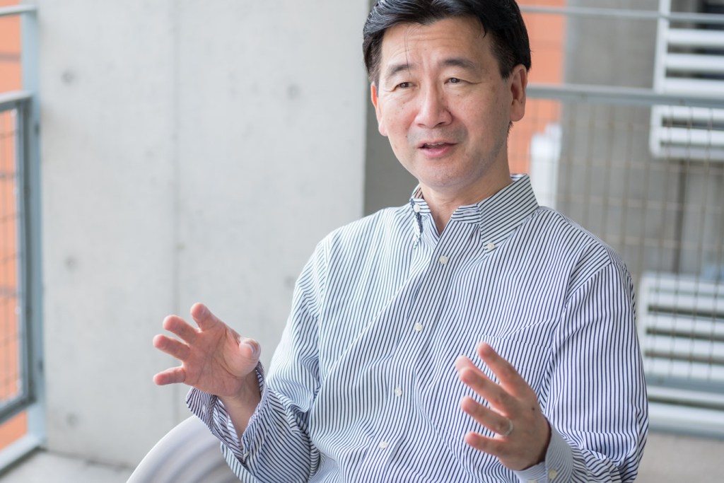 「役員総入れ替え」から始めた上場請負人の会社再生【杉山全功さんに聞く Vol.1】