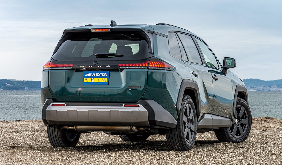 トヨタ・RAV4 Adventureリアビュー