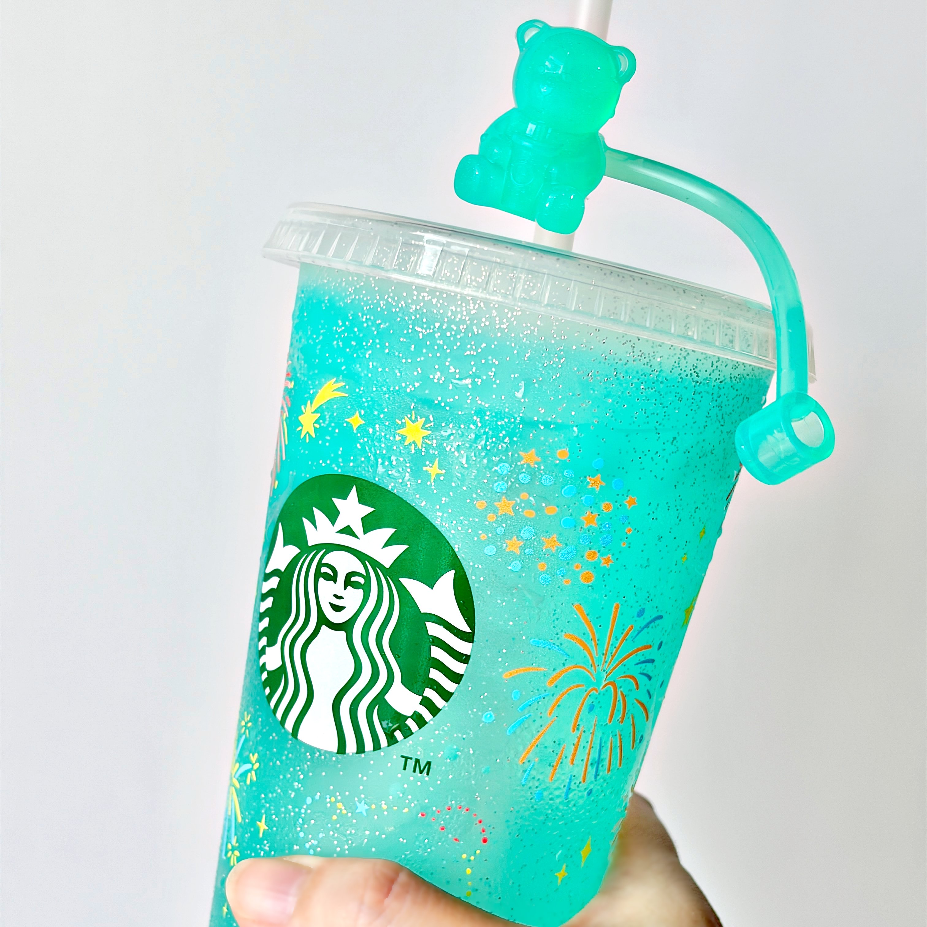 「あさイチでゲット」「買えてハッピー」スターバックスの“幻想的なカップ”可愛すぎて全色ほしくなる！「夏らしくていい」「めっちゃ可愛い」《購入レビュー》