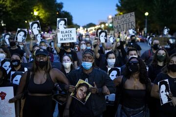 黒人女性射殺の起訴巡る抗議デモ、米主要都市に拡大