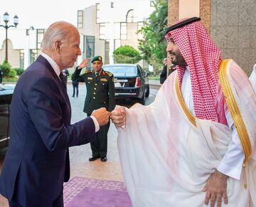 全長120キロ高層ビル、サウジ計画の全容