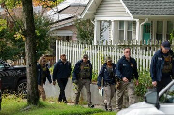 米民主オマル議員の捜査、狙いは市民権剥奪