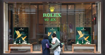 「なぜ売らない?ふざけるな!」ロレックスマラソンで行列する“カスハラ時計愛好家”→接客ストレスで店員が辞める異常事態