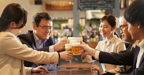 忘年会で「若手に嫌われる上司」の絶対NG行動