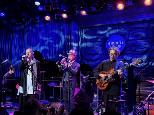 小沼ようすけ（右）、TOKU（左）、島裕介（中）による白熱のセッション