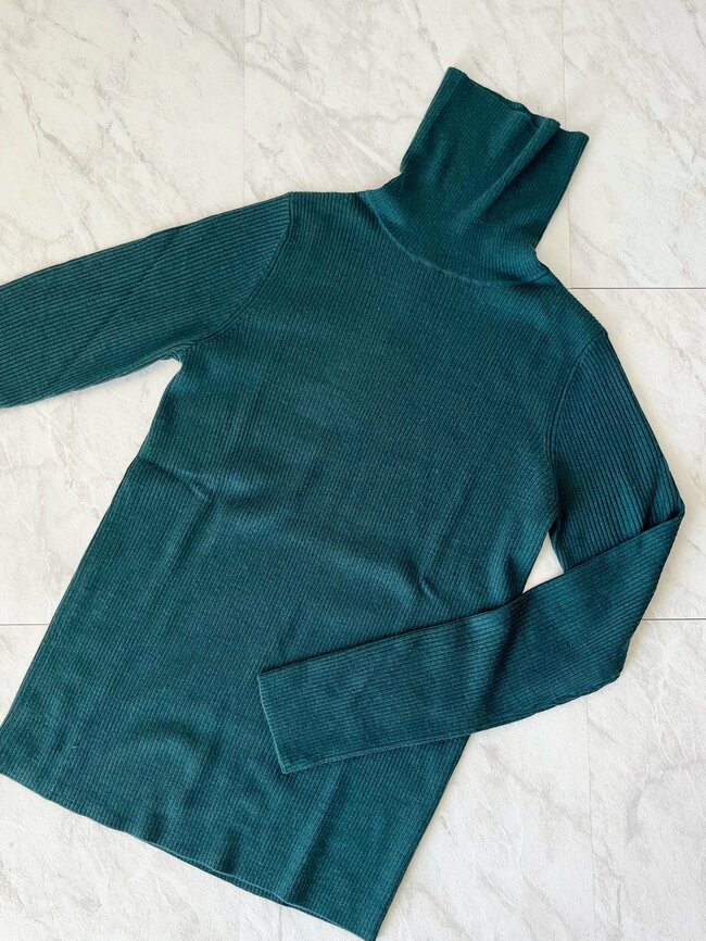 レビューは5000件越え…!ユニクロの“楽ちんセーター”たっぷり着回せて秋冬コーデで大活躍!「4色買いました」「毎年2着は買い足してる」