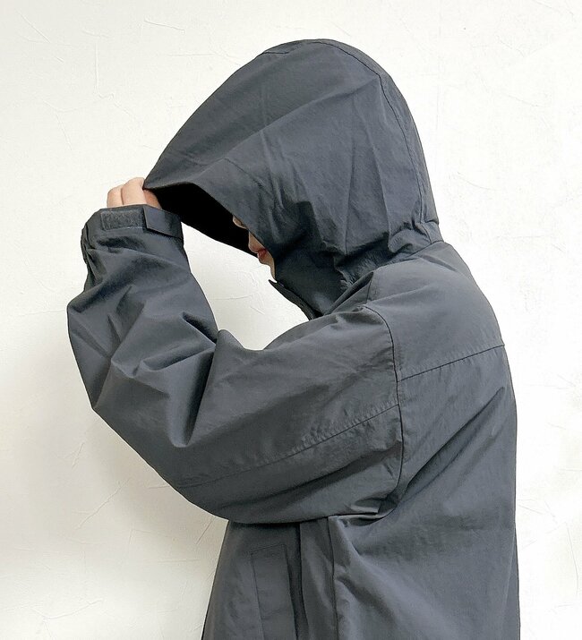 無印良品で“理想すぎる春アウター”見つけた…！UVカット付きで、ふんわり丸みのあるシルエットが可愛い！「スタイル良く見えます」「旅行にピッタリ」