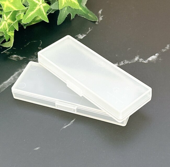 「思いついた人は素晴らしい！」無印良品の“120円ケース”がまとめ買いして大正解…！「大きさが最高」「100均にありそうでない」