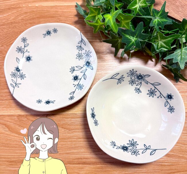 家のお皿、同じもので揃えたい！セリアの「お花畑みたいな食器」可愛くって出番が止まらない…！《購入レビュー》