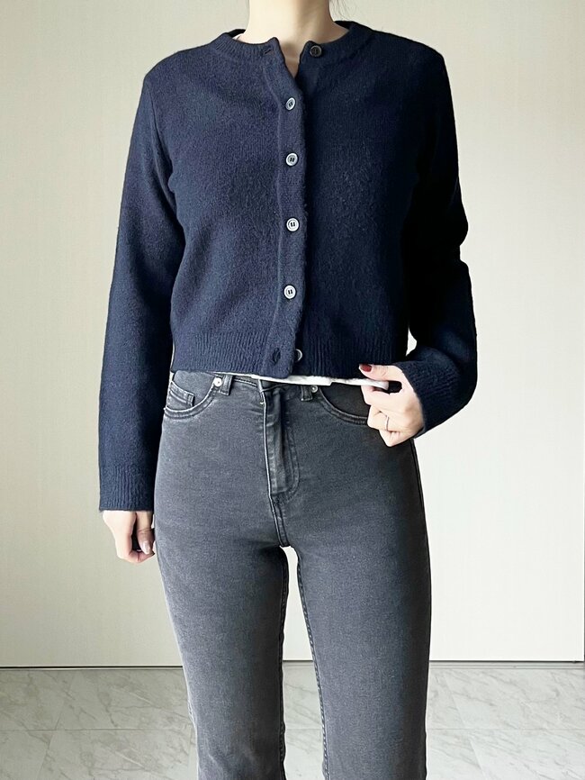 「北国でも十分暖かい」ワークマンの“1900円カーディガン”が冬の正解すぎた！「3回ほどリピート購入」「軽くて柔らかい」