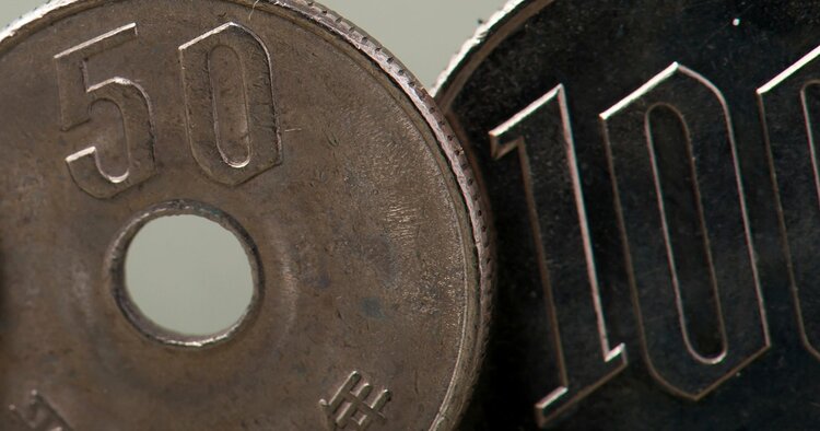 【問題】50円玉と100円玉が合わせて14枚あり、合計額は千円。このとき、50円玉は何枚？
