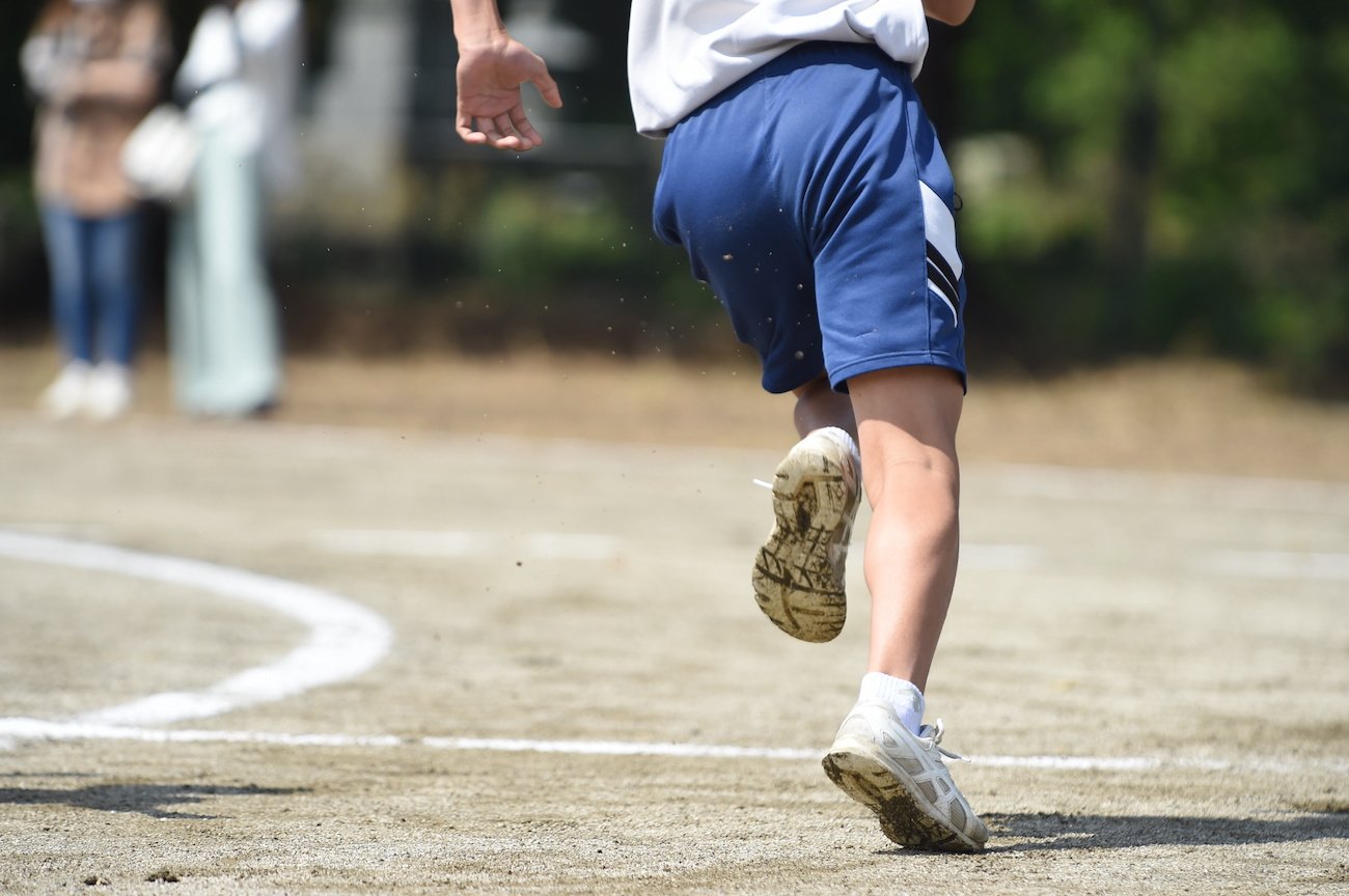 【ご飯に“チョイ足し”するだけ!】「子どもの骨を強くする」超優秀食材ナンバー1とは?