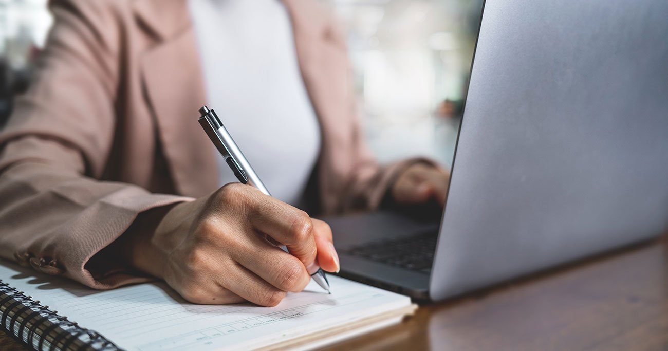 「ムダの多い仕事」をしている人の“ダメダメ行動”。2位は「同じ作業をやり直す」。では1位は？