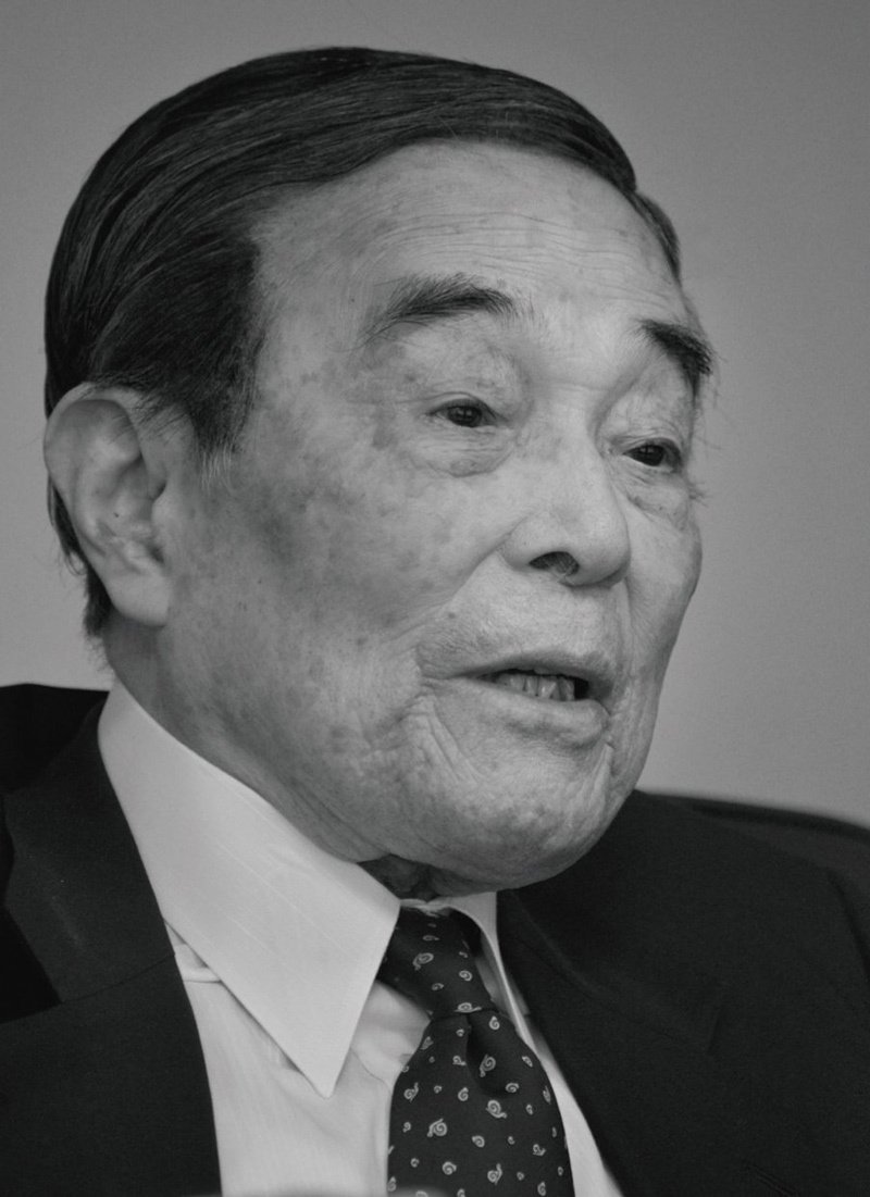 信越化学工業 代表取締役会長