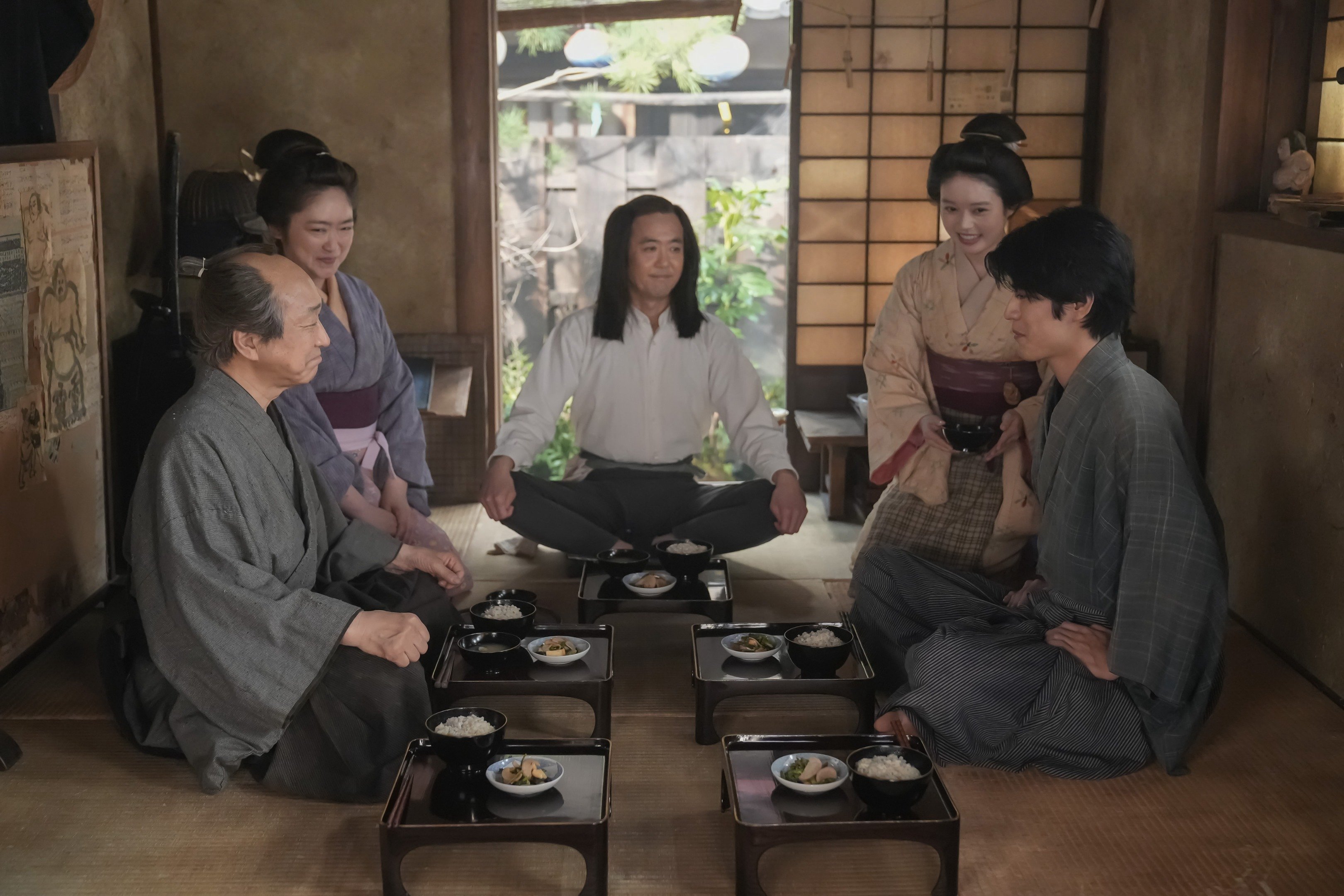 「貧しいくせに武家にこだわる父がいやで早く家を出たかった」 ようやく解放されたはずの婿・銀二郎（寛一郎）に“松野家の洗礼”が…〈ばけばけ第11回〉