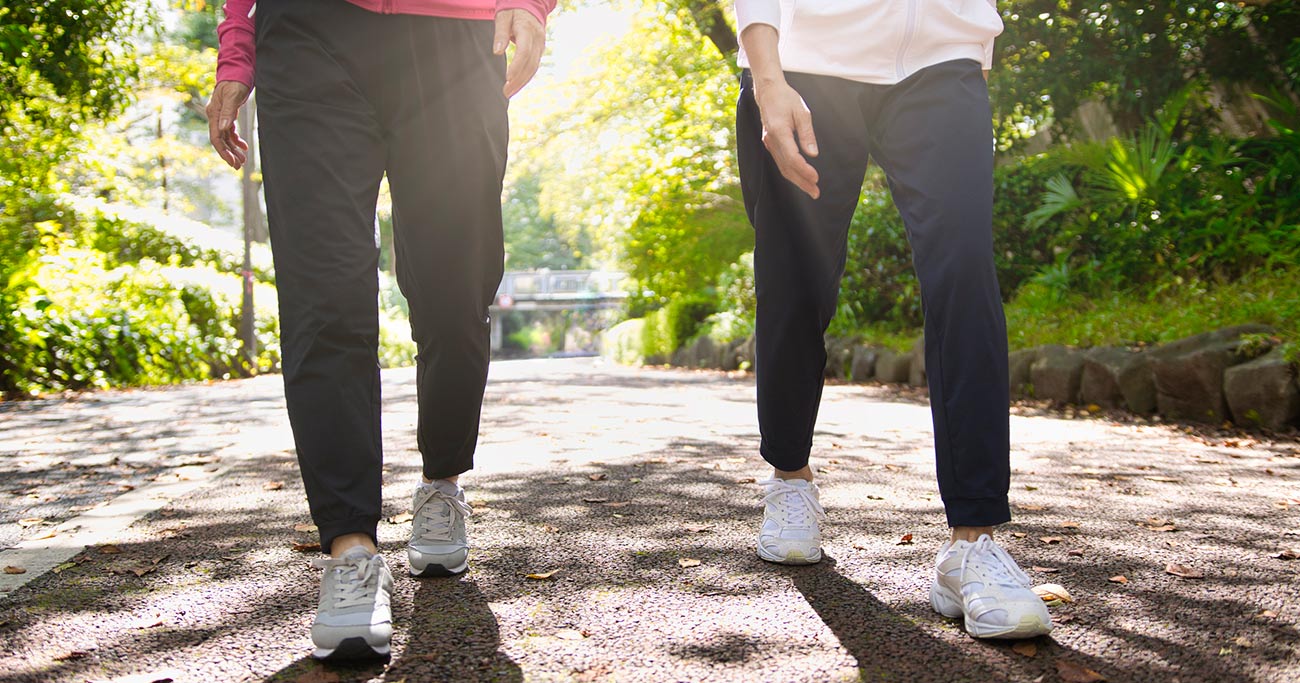 高齢者の健康維持は1日30分のウォーキングでOK！日常の「ダラダラ歩き」をトレーニング時間に変えるコツとは？【医師が解説】