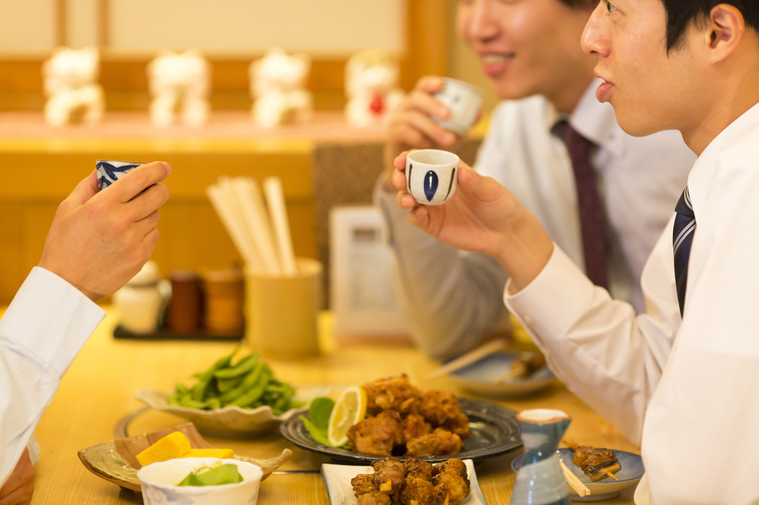 接待漬け営業職の健康は「食事ノルマ」設定で改善