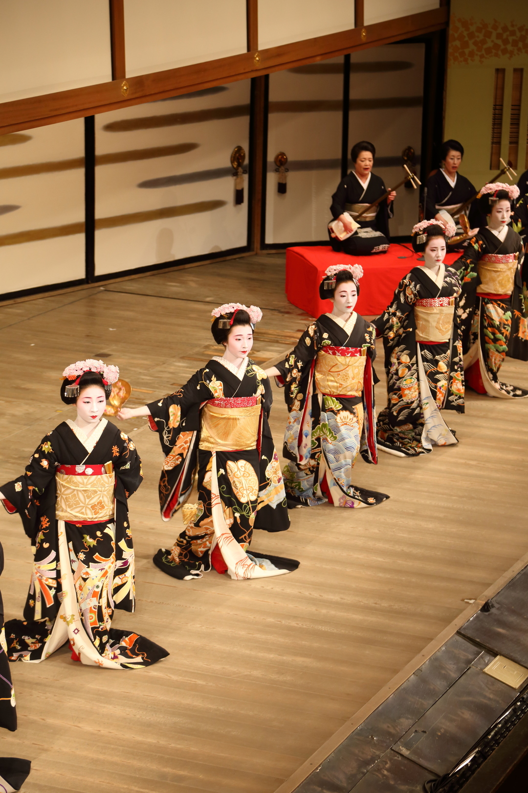 祇園の秋は温習会