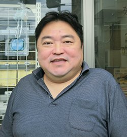 官公庁に特化したBtoBビジネスに注力し小中学校の給食用食器の納入で伸長