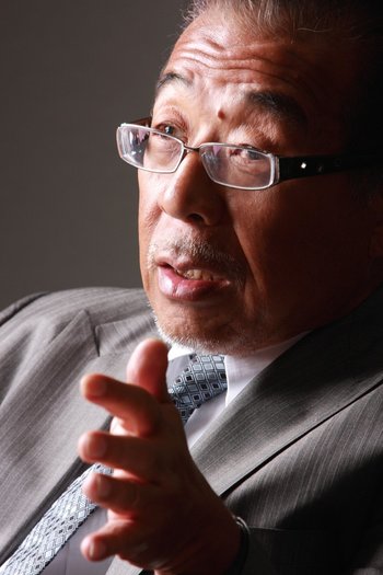 安田隆夫氏