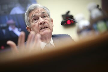 米経済減速への対応、議員らがパウエル氏追及