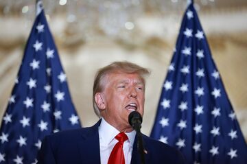 トランプ氏がデサンティス氏を批判、ディズニーとの対立巡り