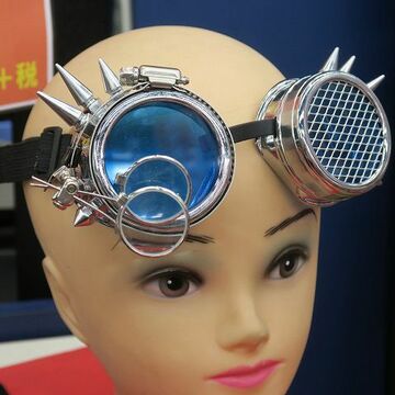 トゲトゲしい！ スチームパンクの世界に浸れるゴーグル型サングラス