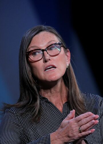 キャシー・ウッド氏の旗艦ETFに信任票か、純資産が増加
