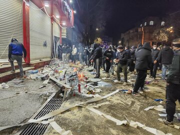 「虐殺が起きた」 イランを血に染めた24時間