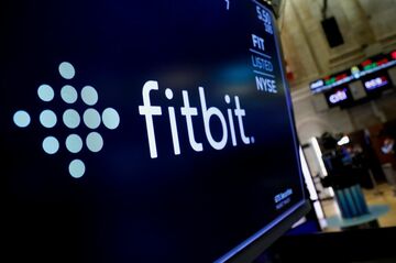グーグルのフィットビット買収、無理筋な理由