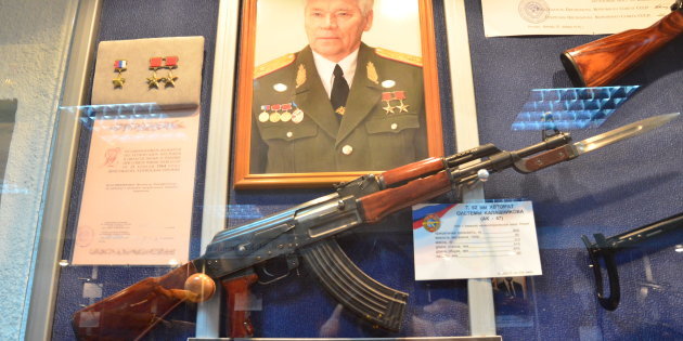 史上最悪の大量殺戮兵器「カラシニコフ銃」を発明した男の悩み